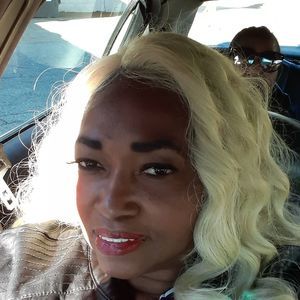 Meet your Posher, Cynthia